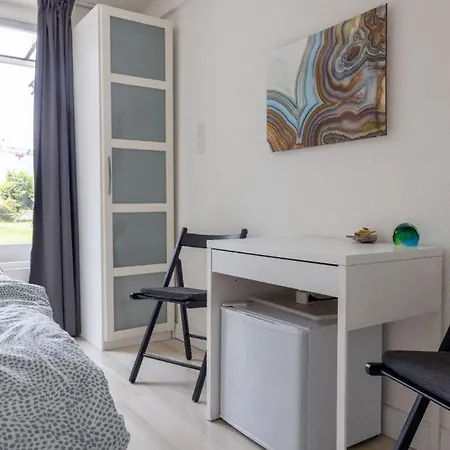 게스트하우스 Con Bagno Privato E Giardino