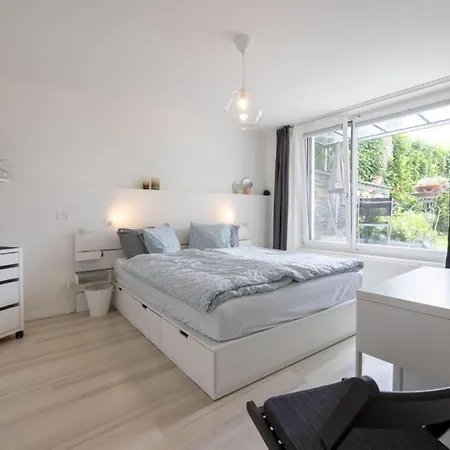 Con Bagno Privato E Giardino Vendégház *